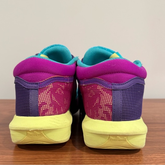 Nike LeBron Witness 8 Basketball Shoe - Men's
Size 10. Purple / Teal - Picture 3 of 5